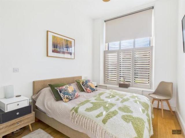 Flat for sale in Watergate, Devon
