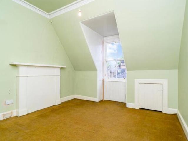 Flat for sale in Murrayfield, Scotland
