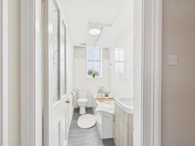 Flat for sale in Balgreen, Murrayfield