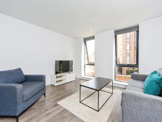 Flat for sale in Calderstones