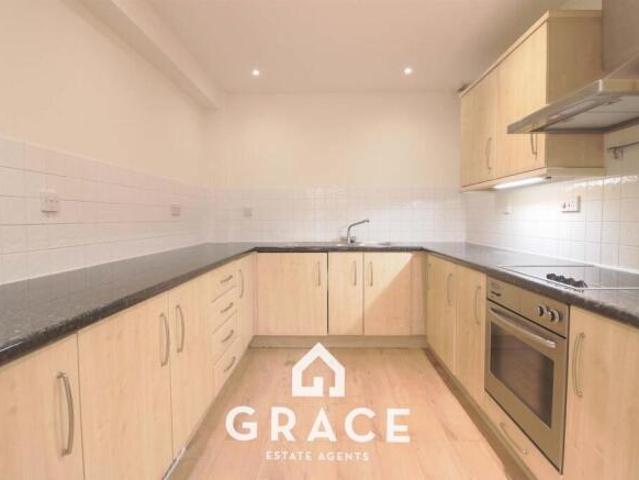 Flat for sale in Key Street, Suffolk