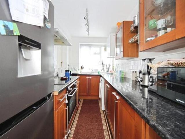 Flat for sale in Spring Park, Luton
