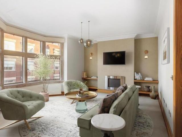 Flat for sale in Cat Hill