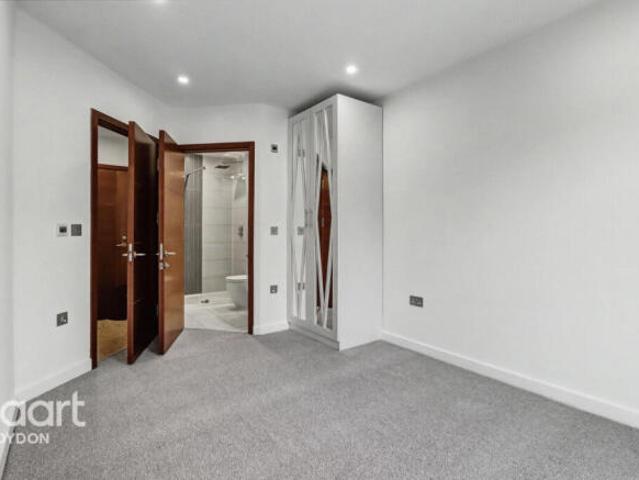 Flat for sale in Greater London