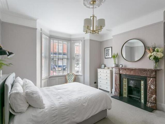Flat for sale in Jesmond, Tyne And Wear