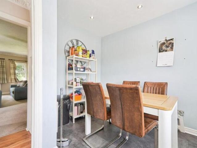Flat for sale in Horsforth, West Yorkshire
