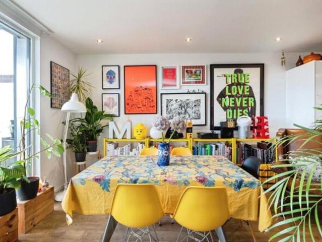 Flat for sale in Cat Hill