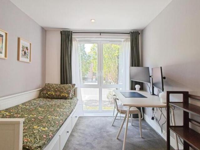 Flat for sale in Cat Hill