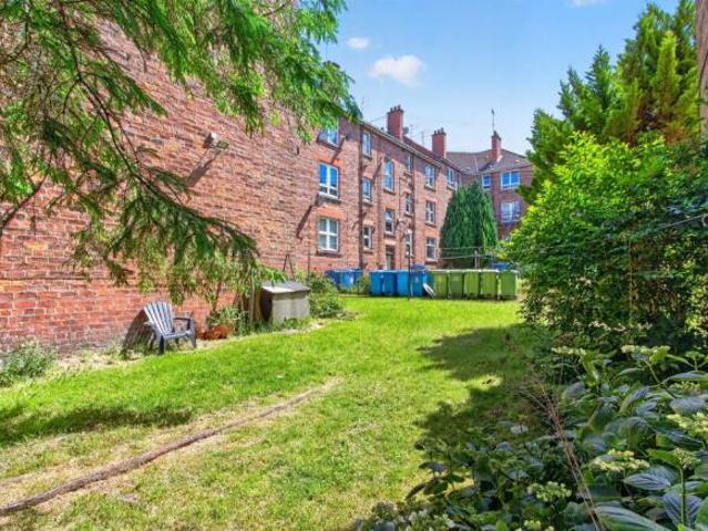 Flat for sale in Crossmyloof, Scotland