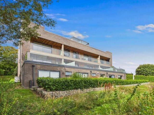 Flat for sale in Acol, Kent