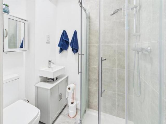 Flat for sale in Queen's Cross, Glasgow