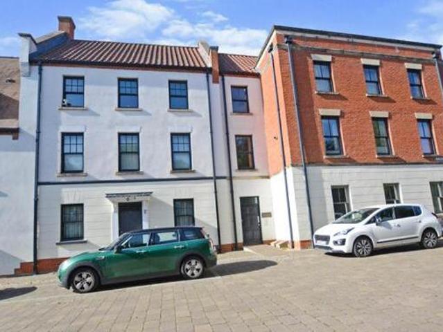 House for sale in Northampton, Northamptonshire
