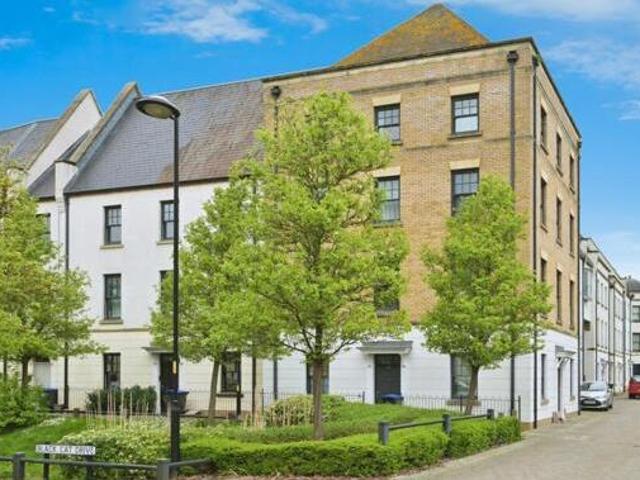 House for sale in Northampton, Northamptonshire