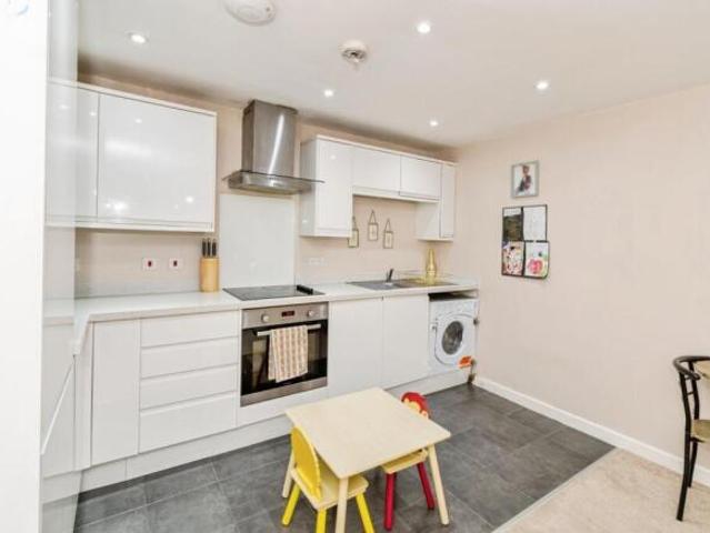 Flat for sale in Barton Stacey, Hampshire
