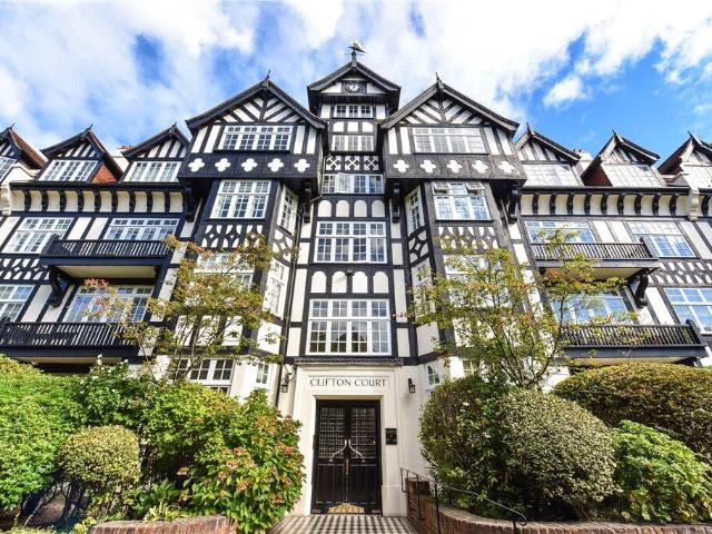 Apartment for sale in St. John's Wood, Greater London