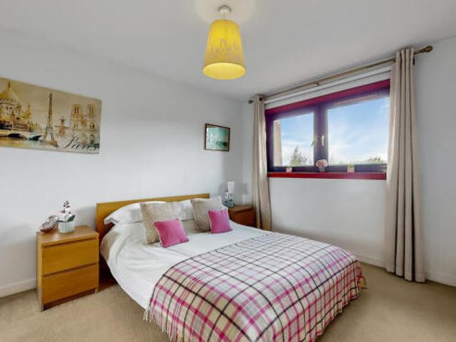 Flat for sale in Hyndland, Scotland