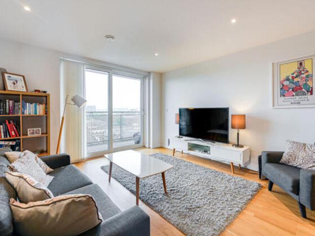 Flat for sale in London Borough of Lewisham, Deptford