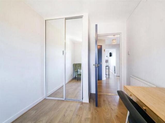 Flat for sale in Cathcart, Scotland