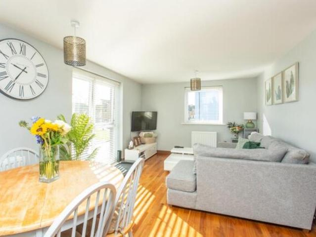 Flat for sale in Whitstable, Kent