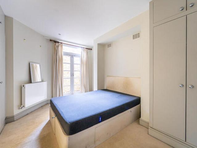Flat for sale in Cat Hill