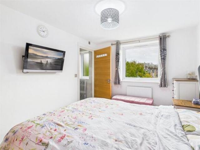 Flat for sale in Charlotteville, Westborough
