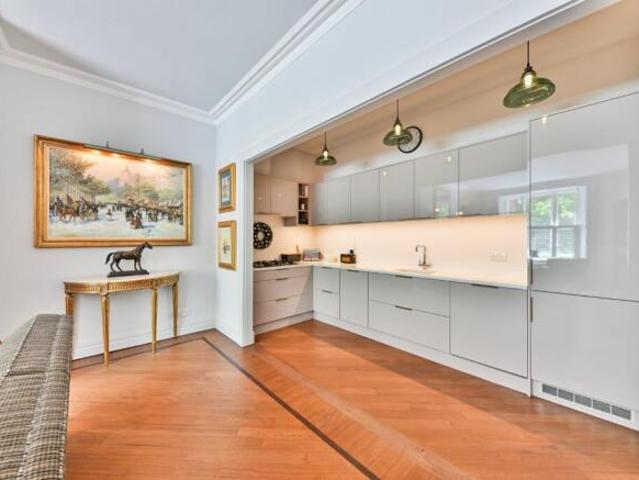 Flat for sale in Royal Borough of Kensington and Chelsea, Greater London