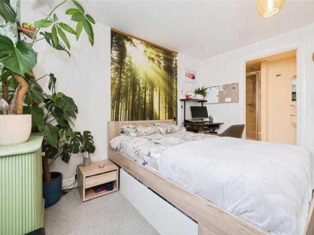 Flat for sale in Barton Stacey, Hampshire