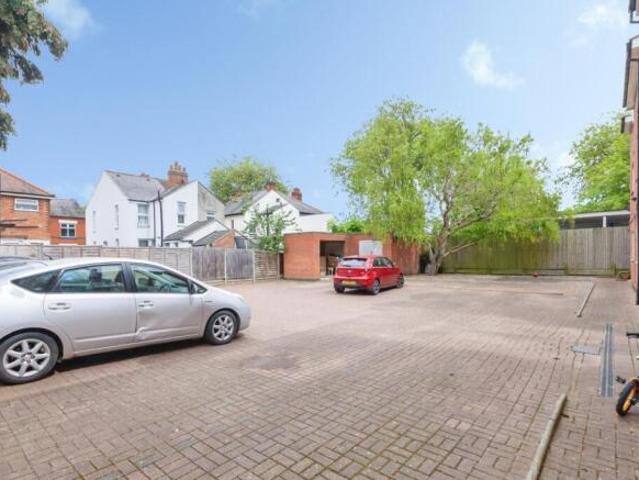 Flat for sale in Pinfold, Leicestershire