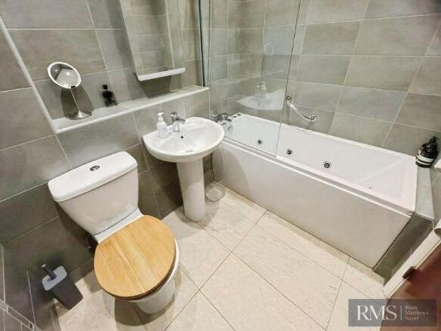 Flat for sale in Jesmond, Tyne And Wear