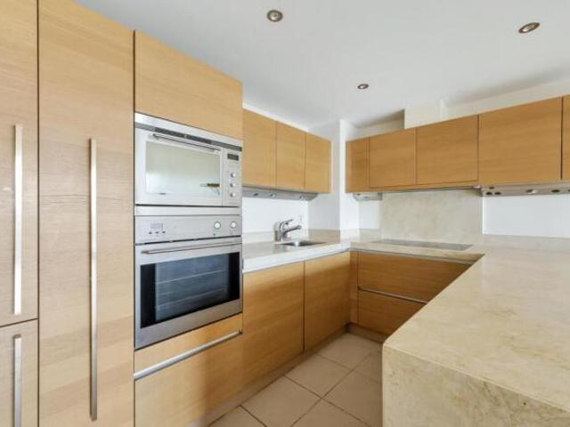 Flat for sale in Royal Borough of Kensington and Chelsea, Greater London