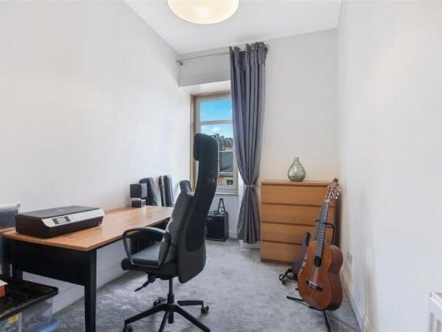 Flat for sale in Hillhead, Scotland