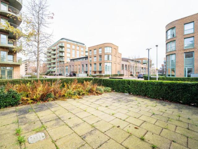 Flat for sale in London Borough of Lewisham, Blackheath