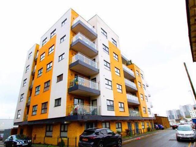 House for sale in Luton