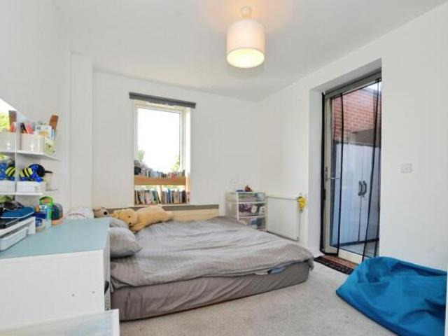 Flat for sale in Watford, Hertfordshire
