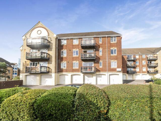 Flat for sale in Barton Stacey, Hampshire
