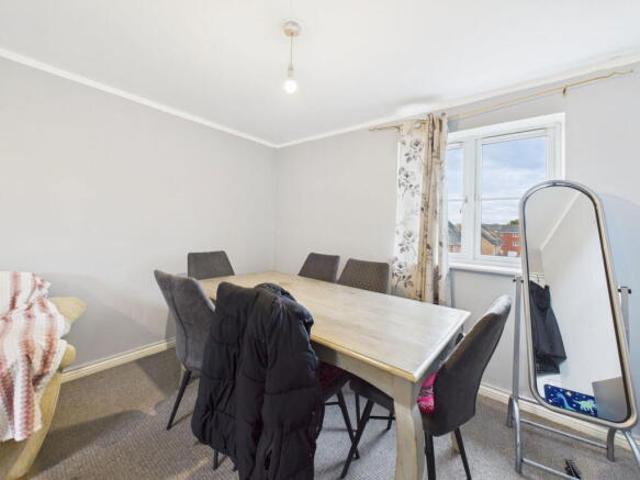 Flat for sale in Swindon