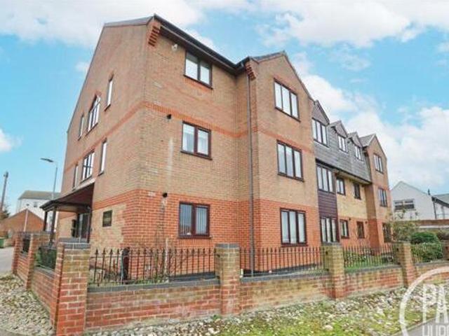 House for sale in Kirkley, East Suffolk