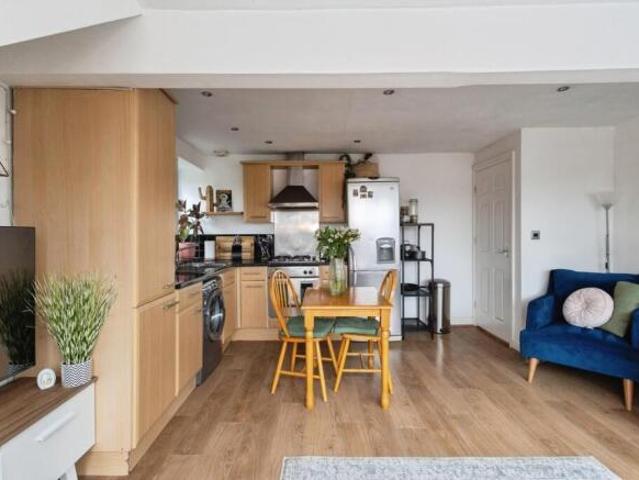 Flat for sale in Georgia, Greater Manchester