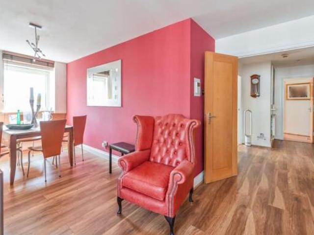 Flat for sale in Cat Hill