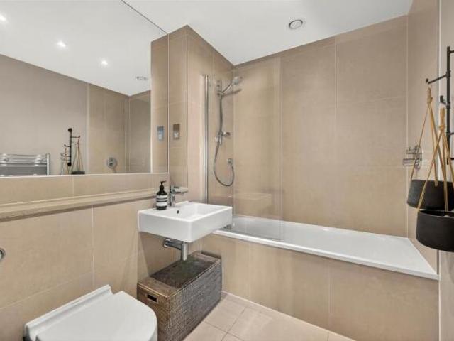 Flat for sale in Cat Hill