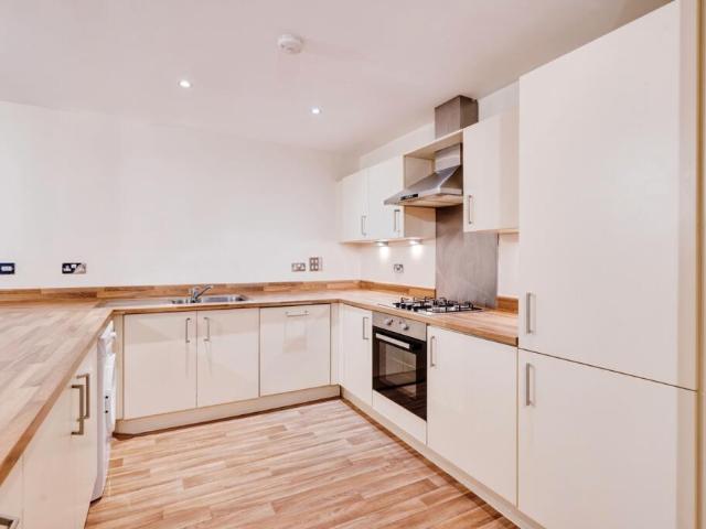 Flat for sale in Lee Bank, Greater Manchester