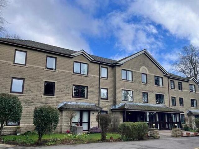 House for sale in Charlesworth, East Midlands
