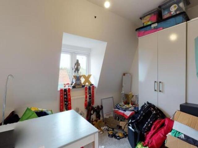 Flat for sale in The Bridge, Kent