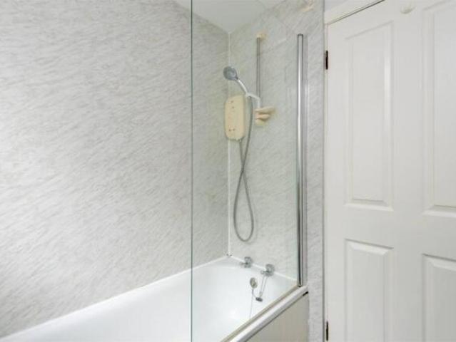 Flat for sale in Newington, Scotland