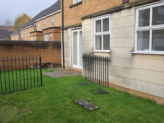 Flat for sale in Key Street, Suffolk