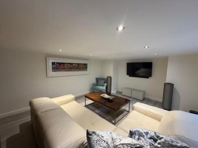 Flat for sale in Heaton Moor, Greater Manchester