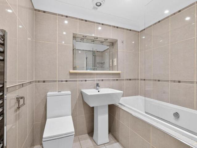 Flat for sale in Partick, Glasgow