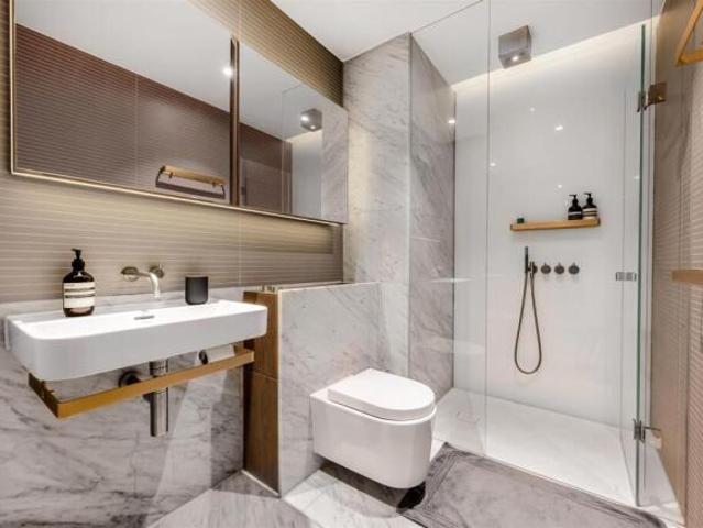 Flat for sale in Cat Hill, England