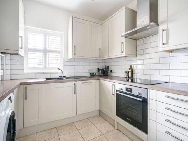Flat for sale in South Lane, West Yorkshire