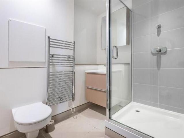 Flat for sale in Cat Hill